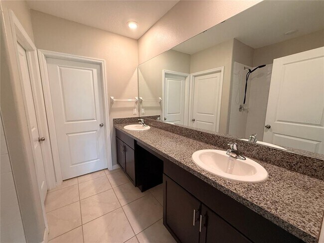 Building Photo - 10363 Shady Preserve Dr