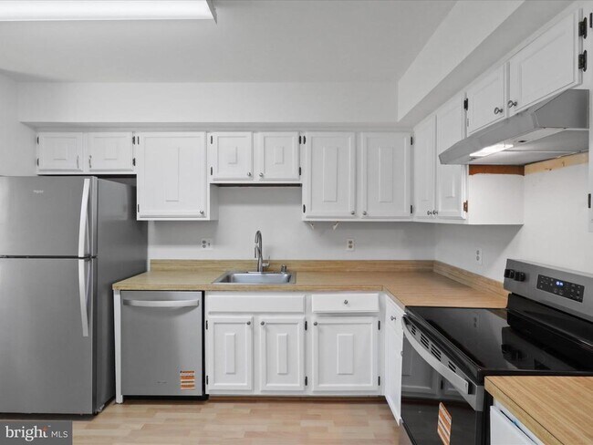 Building Photo - 5513 Ridgeton Hill Ct