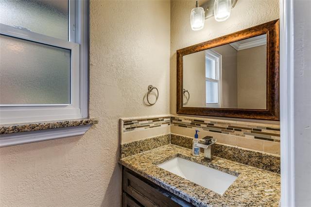 Building Photo - 8725 Hidden Hill Dr