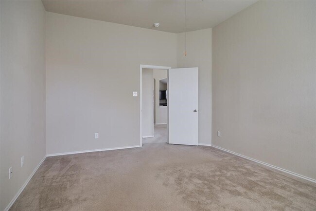 Building Photo - 11427 Barbican Court