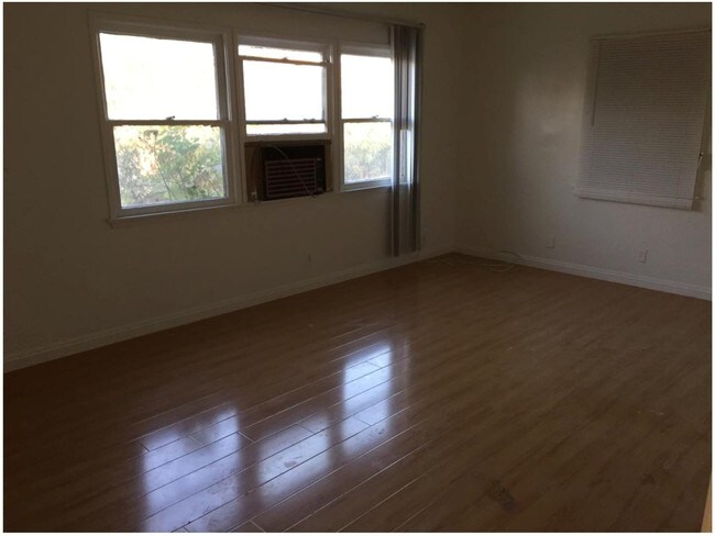 Building Photo - 515 N Nicholson Ave