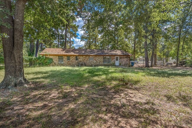 Building Photo - 3699 Piney Point Rd