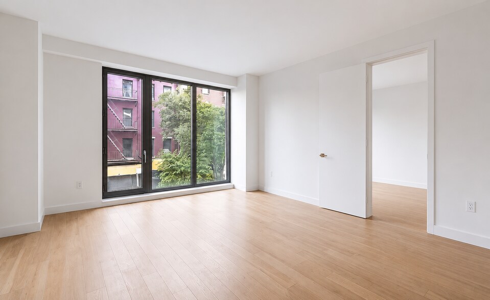 Building Photo - 446 W 44th St