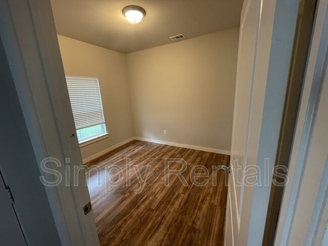 Building Photo - 4012 3rd St