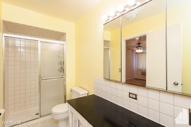 Building Photo - 1340 W Touhy Ave