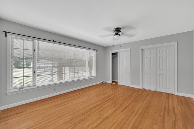 Building Photo - 9021 Sharonbrook Dr