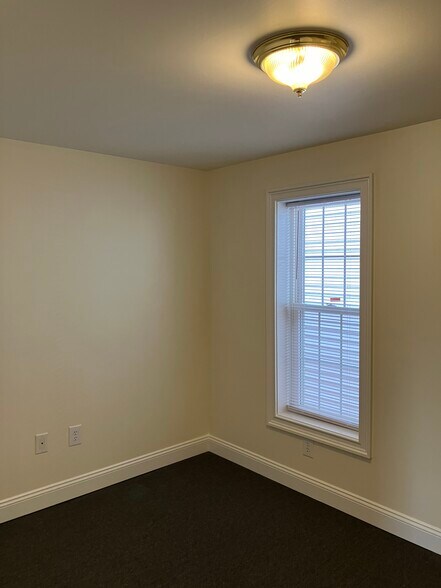 Building Photo - 509 Pine St