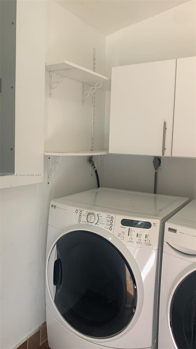 Building Photo - 15200 SW 81st Ln