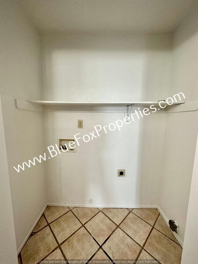 Building Photo - 4891 W Condor Dr