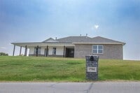 Building Photo - 17584 Salma Rd