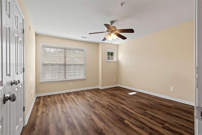 Building Photo - 3323 Castleberry Village Cir