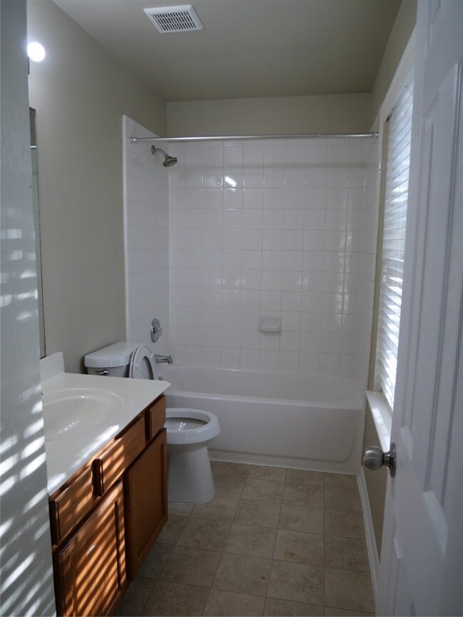 Building Photo - 1739 Nichole Woods Dr