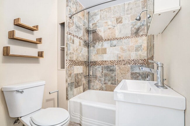 Building Photo - $1350 Eastwood 2-Bed/1-Bath Ranch, Basement, Large, Fenced yard - Ask about our no security depos...