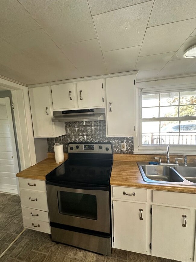 Building Photo - NEW RENTAL LISTING - NO HUD NO SECTION 8