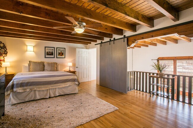 Building Photo - 610 Carlisle Blvd SE