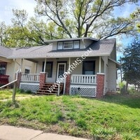 Building Photo - 831 SW Jewell Ave
