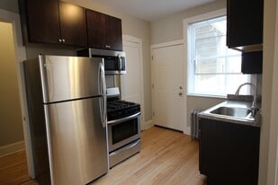 Building Photo - 4411 N La Crosse Ave