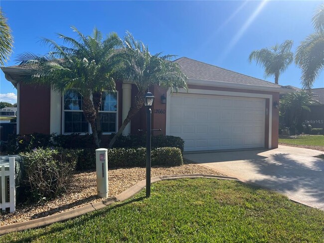 Building Photo - 12660 SW Lakeside Dr