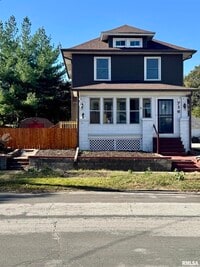 Building Photo - 716 46th St