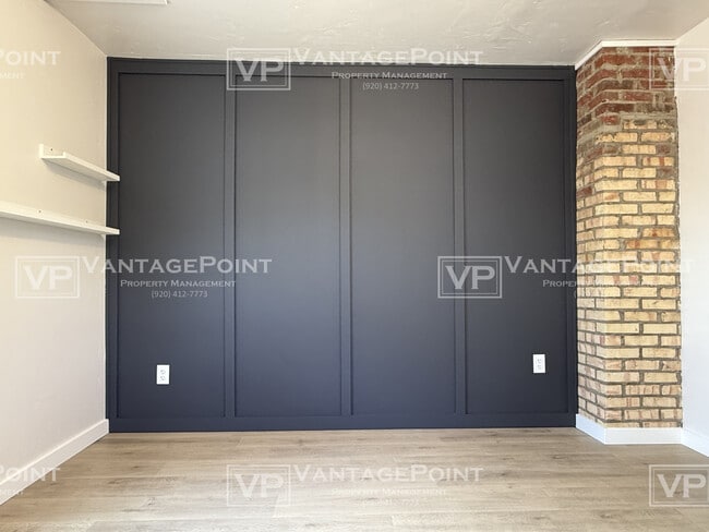 Building Photo - 1335 Dousman St