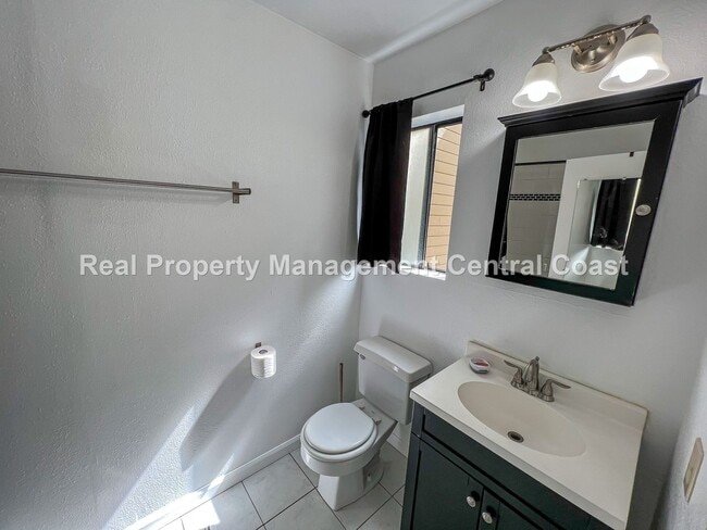 Building Photo - LEASE PENDING - Spacious San Luis Obispo C...