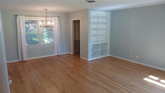 Building Photo - 12811 Butterfly Ln
