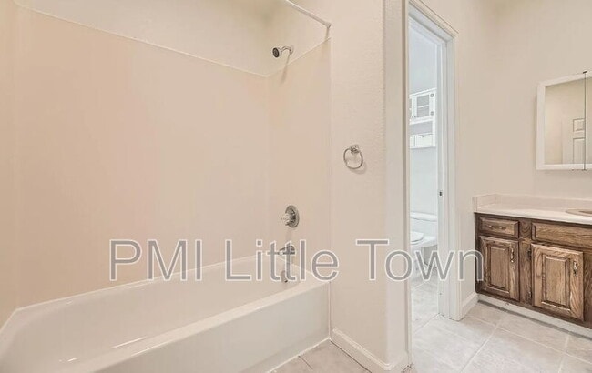 Building Photo - 256 W Jefferson Ave