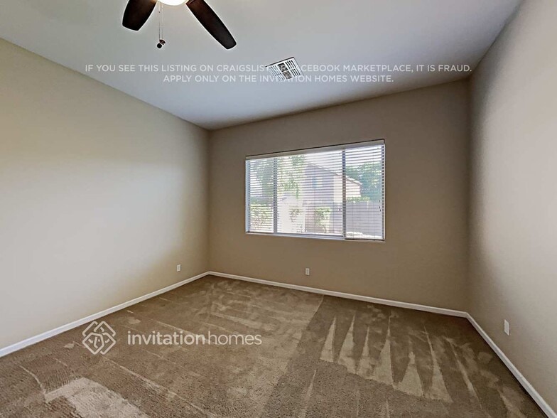 Building Photo - 7209 W Paradise Ln