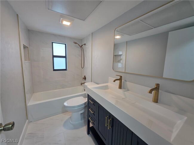 Building Photo - 1507 Cape Coral Pkwy W