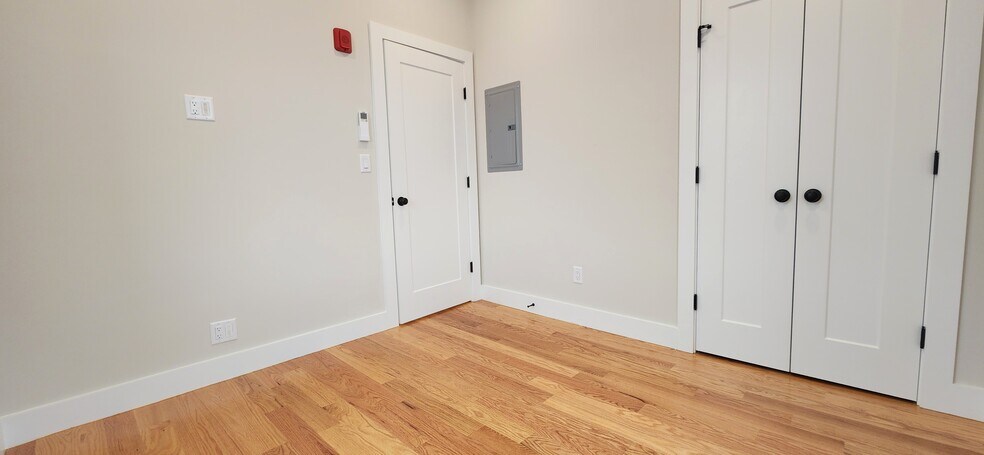 Building Photo - 58 Lubec St