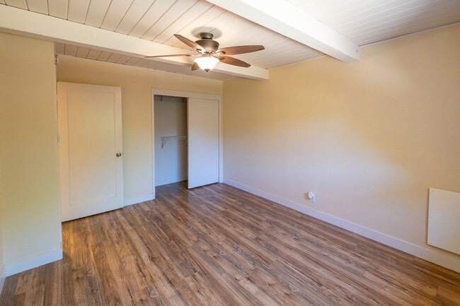 Building Photo - Beautifully updated 2 Bedroom Near Downtown!