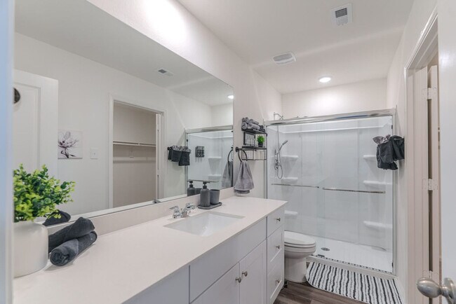 Building Photo - 10314 Woodwick St