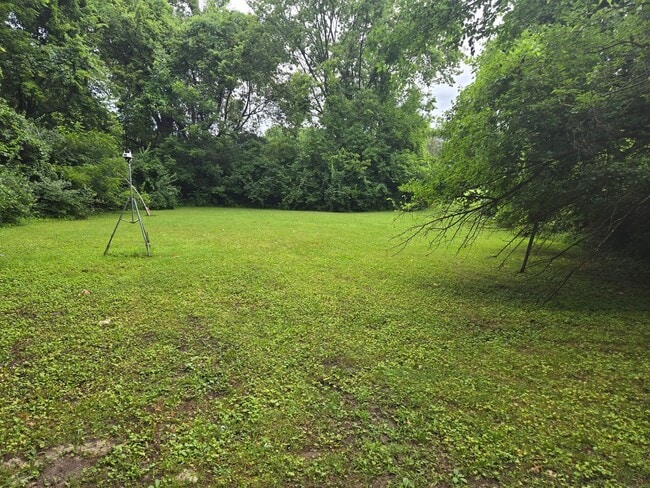 Building Photo - 3 bedroom 1 bath ranch home on a quiet dea...