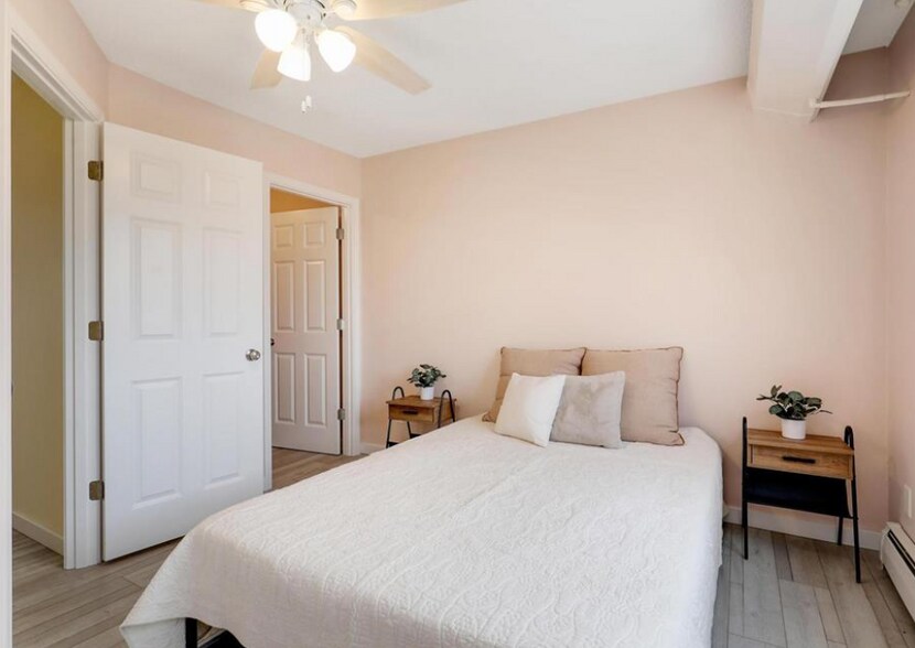 Building Photo - 5400 Three Points Blvd