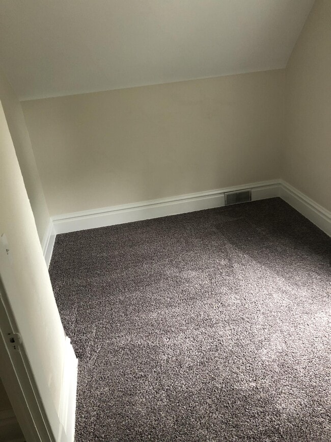 Building Photo - 3029 Gideon Ave