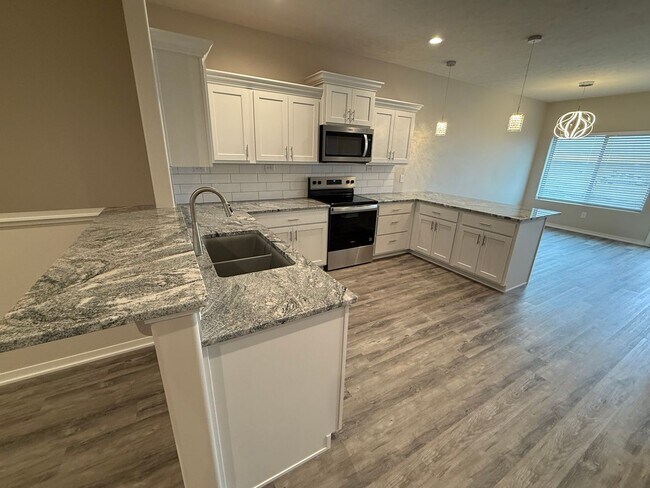 Building Photo - Spacious 2 bedroom/2.5 bath ranch townhome in South Lincoln