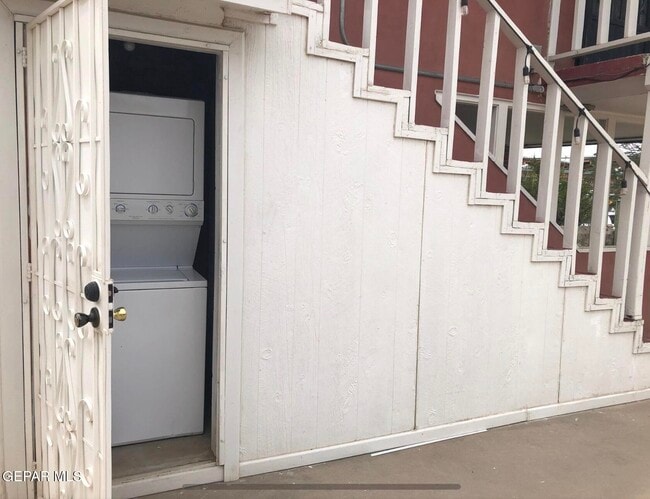 Building Photo - 614 Marr St