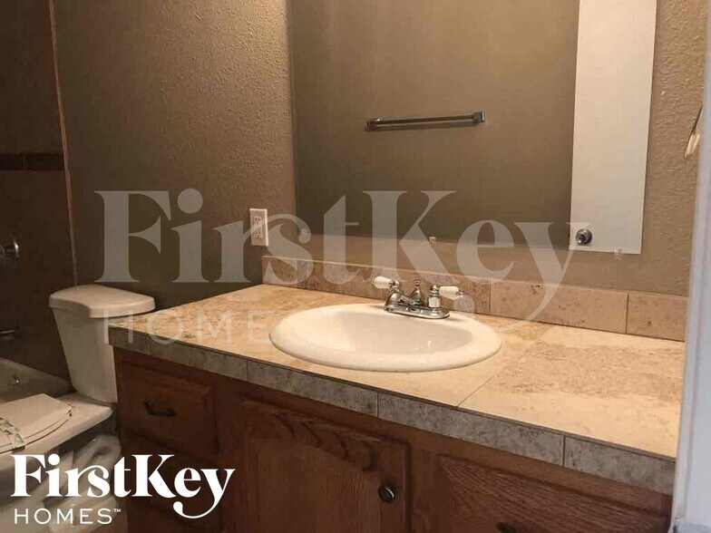 Building Photo - 8707 N 41st Ave