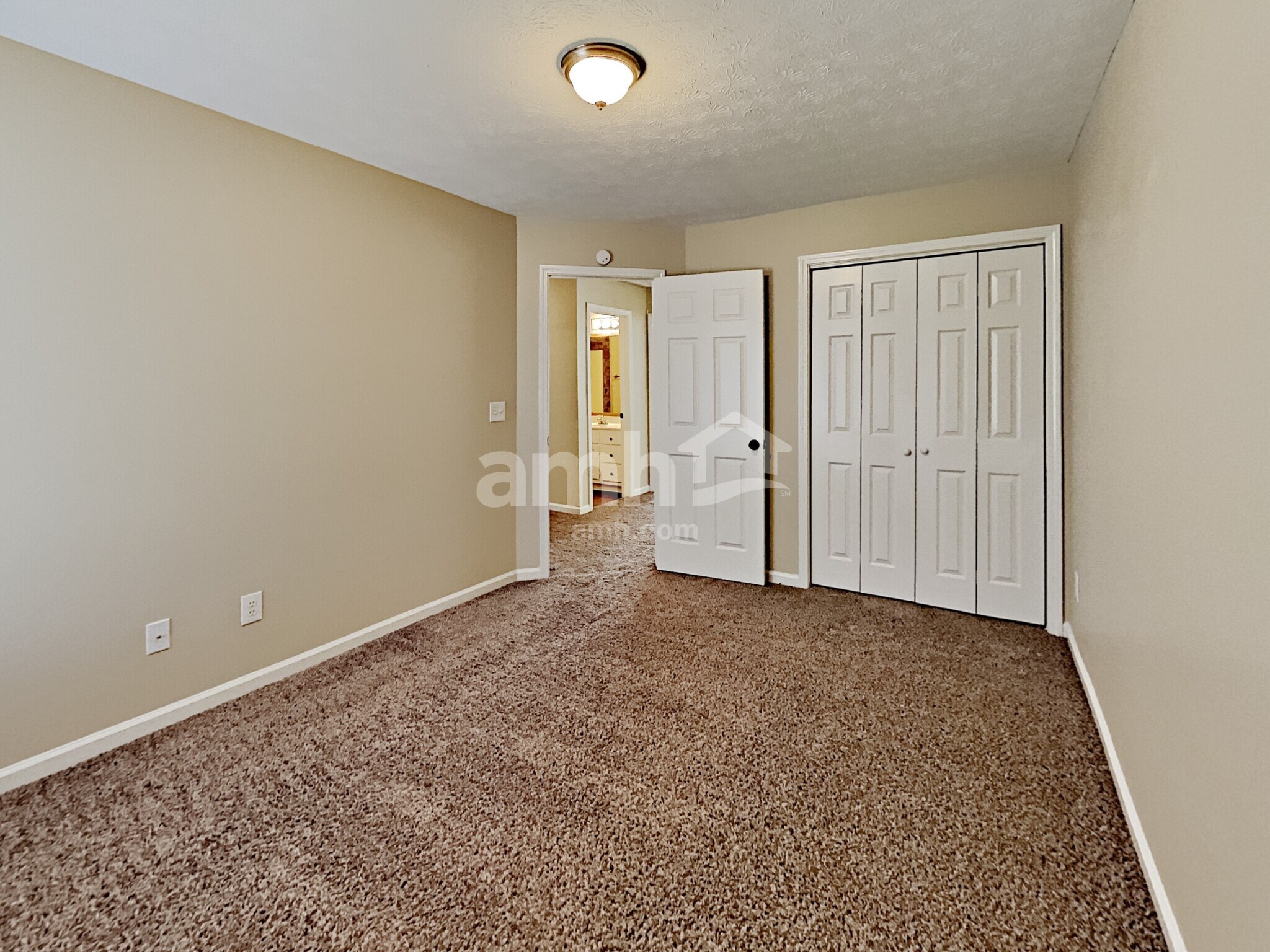 Building Photo - 303 Lismore Ter