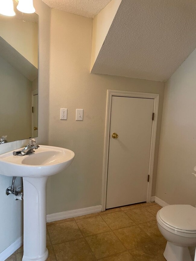 Building Photo - 4102 Waterside Island Ct