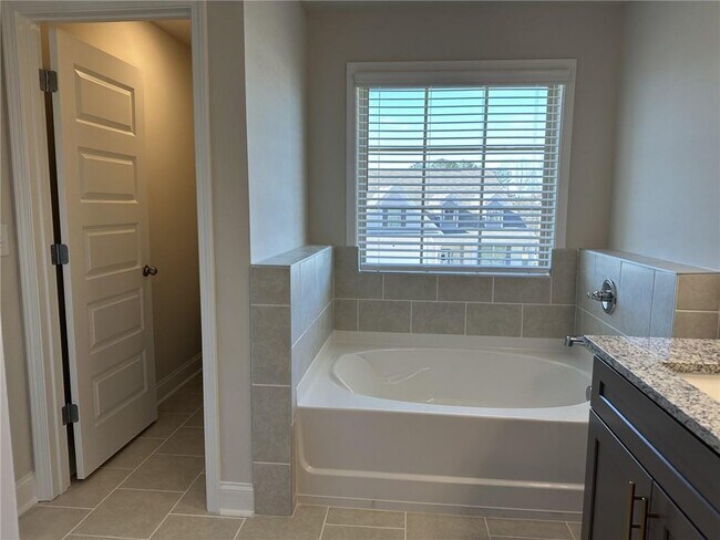 Building Photo - 3517 Lockaby Wy