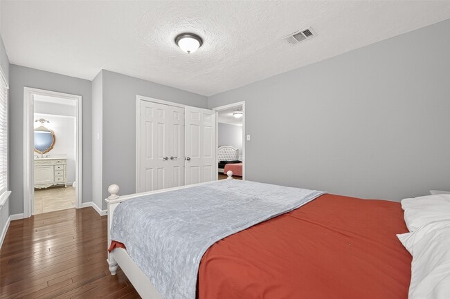 Building Photo - 3815 Fernglade Dr