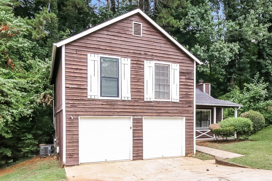 Building Photo - 978 Mainstreet Lake Dr