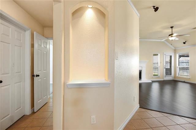 Building Photo - 15004 Waters Dr