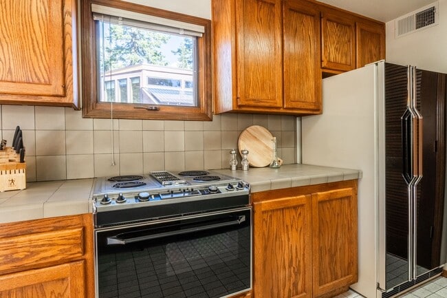 Building Photo - 283 Monterey Pine Rd