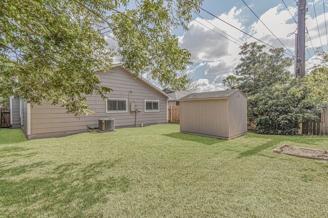 Building Photo - 13126 Townwood Dr