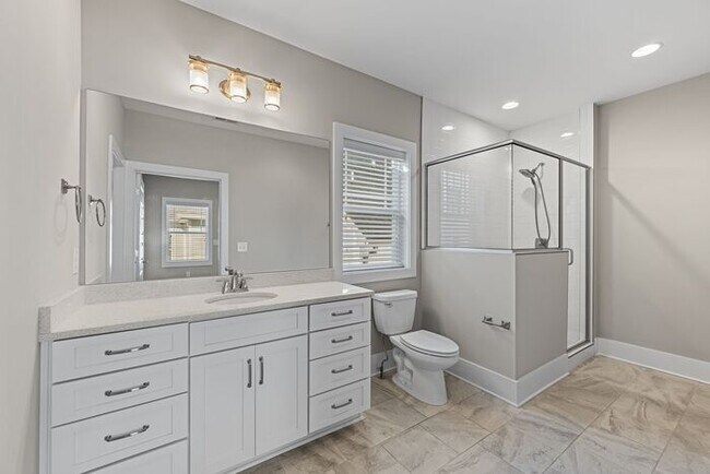 Building Photo - Stunning Home in Melrose 12 South Area...D...