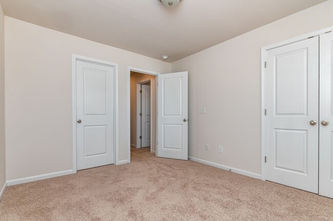 Building Photo - AVAILABLE NOW, Beautiful Home in Greer wit...