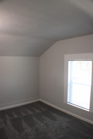Building Photo - 13021 E 13 Mile Rd