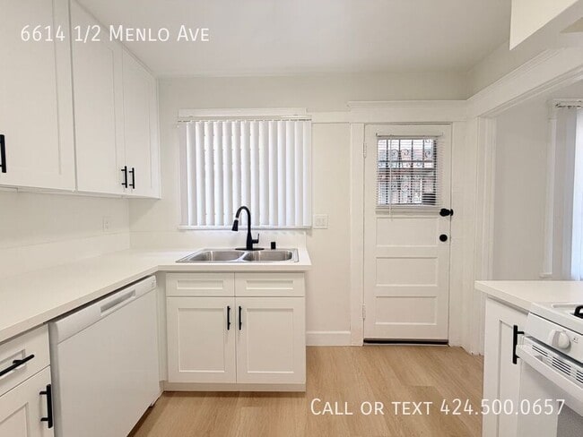 Building Photo - 6614 1/2 Menlo Ave-
